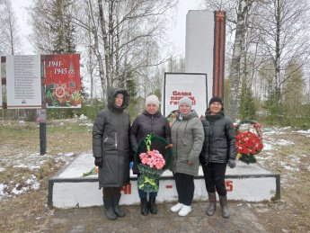Возложение венков к памятникам павшим воинам в годы Великой отечественной войны