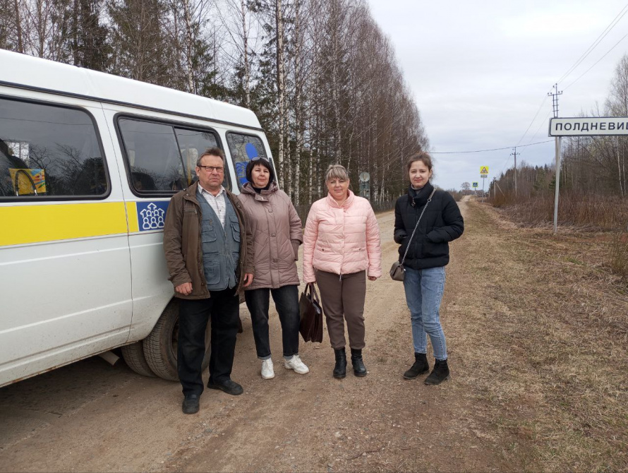 Мобильная бригада ОГБУ «Поназыревский КЦСОН» побывала в п. Полдневица.