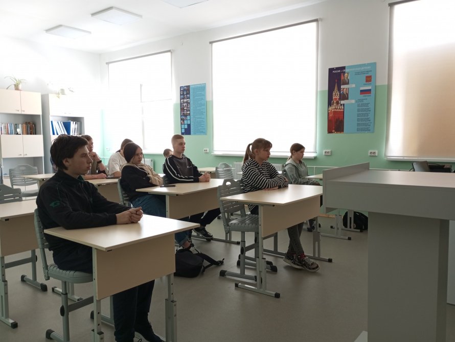 Беседа по профориентированию в Якшангской школе