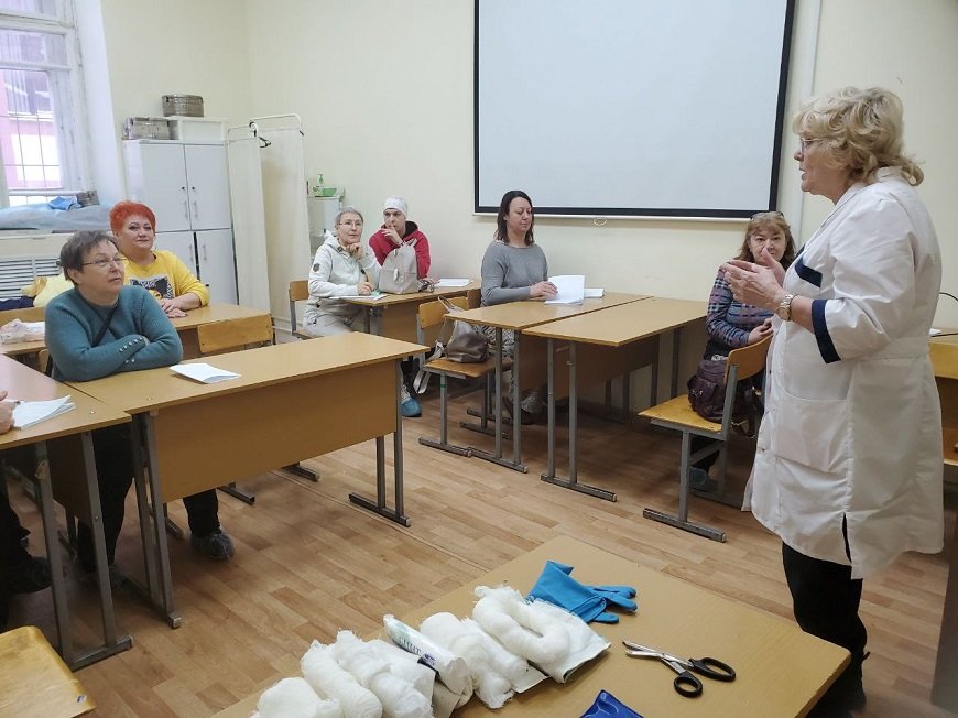 Усовершенствовали свои навыки и получили квалификацию «помощник по уходу»